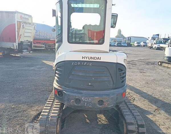HYUNDAI MINI PELLE SUR CHENILLES 3,8 TONNES  ROB1812