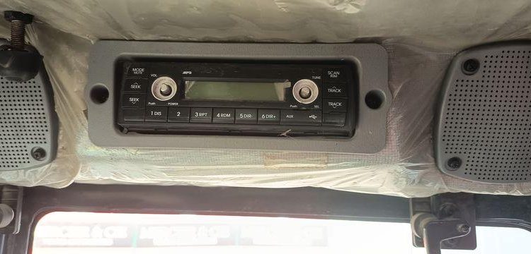 HYUNDAI MINI PELLE SUR CHENILLES 3,8 TONNES  ROB1812
