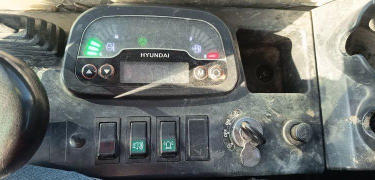 HYUNDAI MINI PELLE SUR CHENILLES 3,8 TONNES  ROB1812