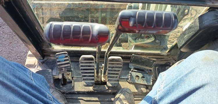HYUNDAI MINI PELLE SUR CHENILLES 3,8 TONNES  ROB1812