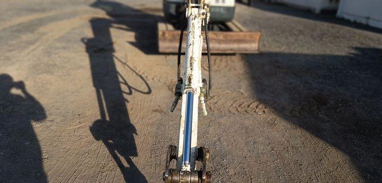 HYUNDAI MINI PELLE SUR CHENILLES 3,8 TONNES  ROB1812