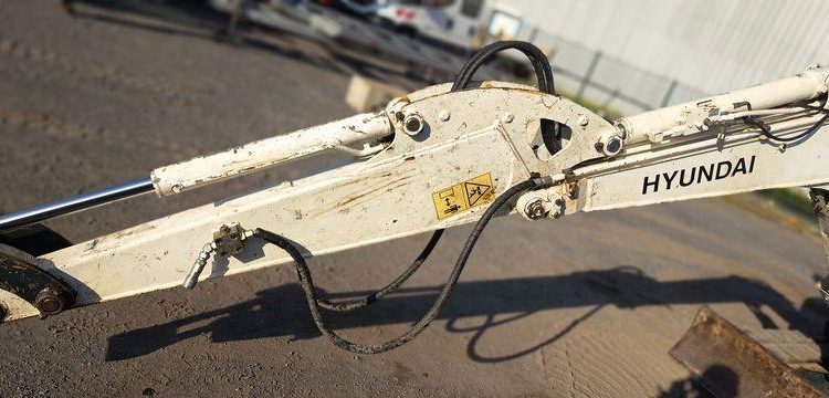HYUNDAI MINI PELLE SUR CHENILLES 3,8 TONNES  ROB1812