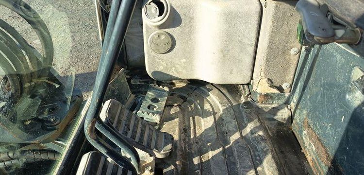 HYUNDAI MINI PELLE SUR CHENILLES 3,8 TONNES  ROB1812