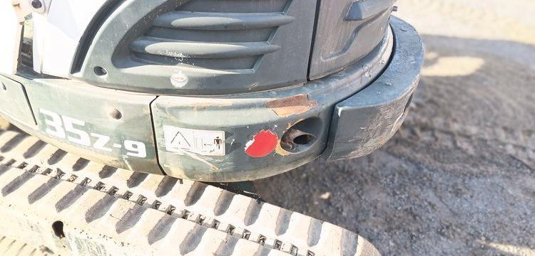 HYUNDAI MINI PELLE SUR CHENILLES 3,8 TONNES  ROB1812