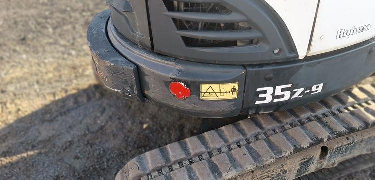HYUNDAI MINI PELLE SUR CHENILLES 3,8 TONNES  ROB1812