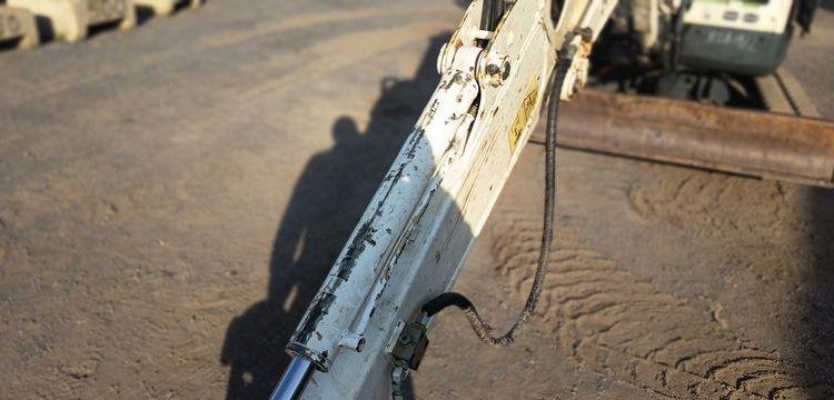 HYUNDAI MINI PELLE SUR CHENILLES 3,8 TONNES  ROB1812