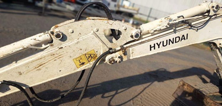 HYUNDAI MINI PELLE SUR CHENILLES 3,8 TONNES  ROB1812