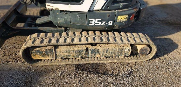 HYUNDAI MINI PELLE SUR CHENILLES 3,8 TONNES  ROB1812