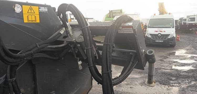 BOBCAT SCIE A ROCHE  SARWS24