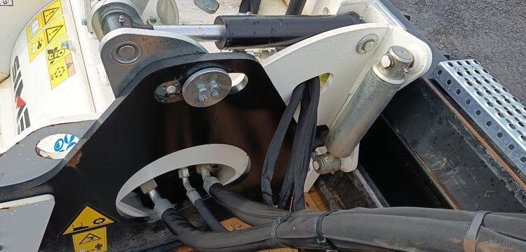 SIMEX RABOTEUSE AUTO NIVELLANTE AVEC TAPIS CONVOYEUR  SPLC18HP