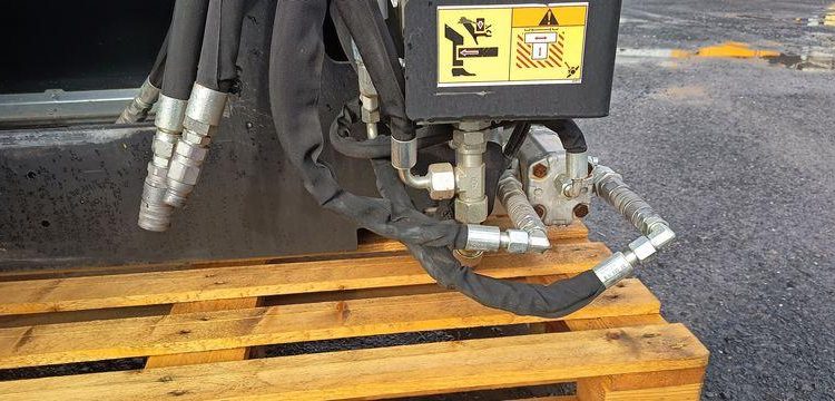 SIMEX RABOTEUSE AUTO NIVELLANTE AVEC TAPIS CONVOYEUR  SPLC18HP