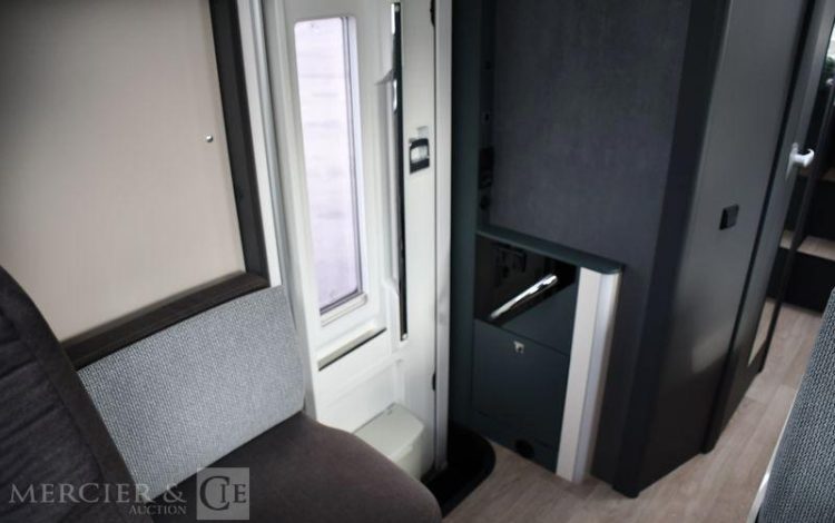 LAIKA CAMPING CAR KOSMO L 319 BLANC X73922