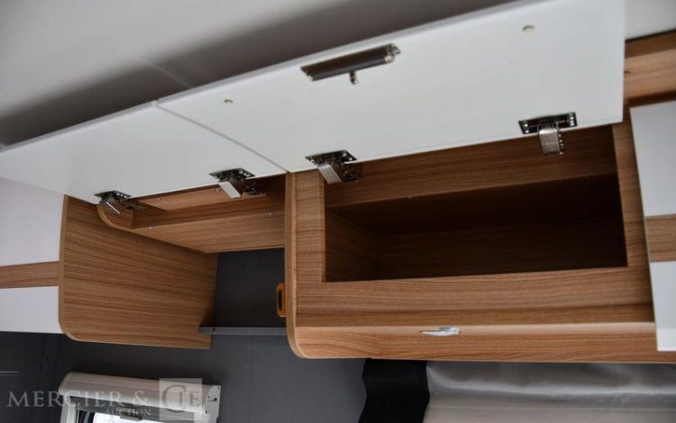 DETHLEFFS CAMPING CAR JUST T7052 DBM BLANC Y71594