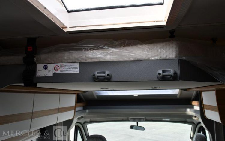 DETHLEFFS CAMPING CAR JUST T7052 DBM BLANC Y71594