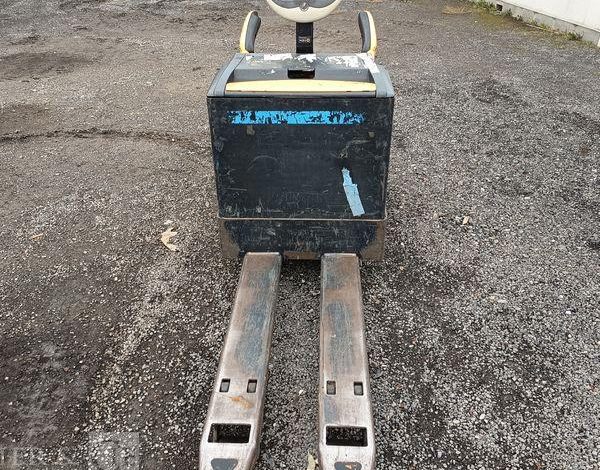 CROWN TRANSPALETTE ELECTRIQUE AUTOPORTE WT3040 – CAPACITE NOMINALE : 2 TONNES – 2396 H  10113