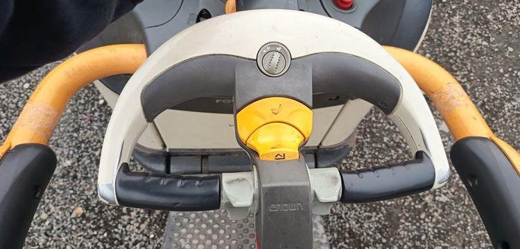 CROWN TRANSPALETTE ELECTRIQUE AUTOPORTE WT3040 – CAPACITE NOMINALE : 2 TONNES – 2396 H  10113