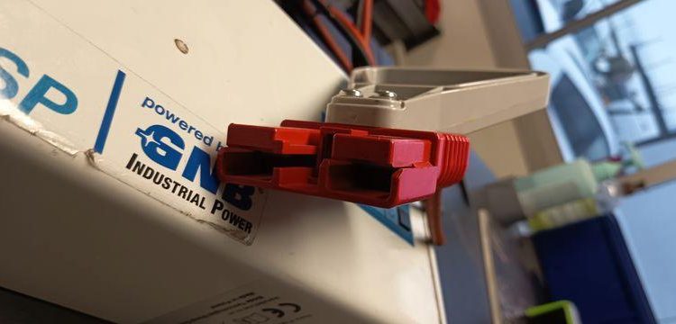 CROWN TRANSPALETTE ELECTRIQUE AUTOPORTE WT3040 – CAPACITE NOMINALE : 2 TONNES – 2396 H  10113