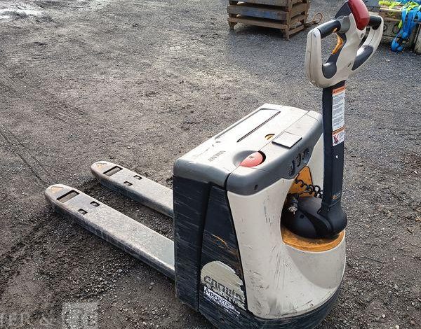 CROWN TRANSPALETTE ELECTRIQUE WP3020 CAPACITE NOMINALE : 2 TONNES – ANNEE 2017  16334