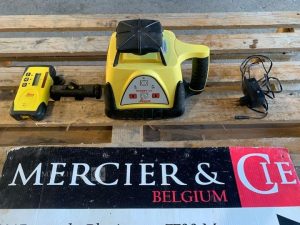 LEICA RUGBY 100  NIV010017