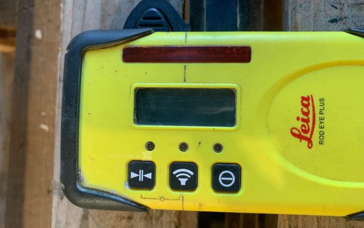 LEICA RUGBY 100  NIV010017