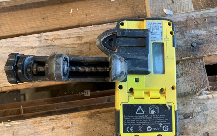 LEICA RUGBY 100  NIV010017