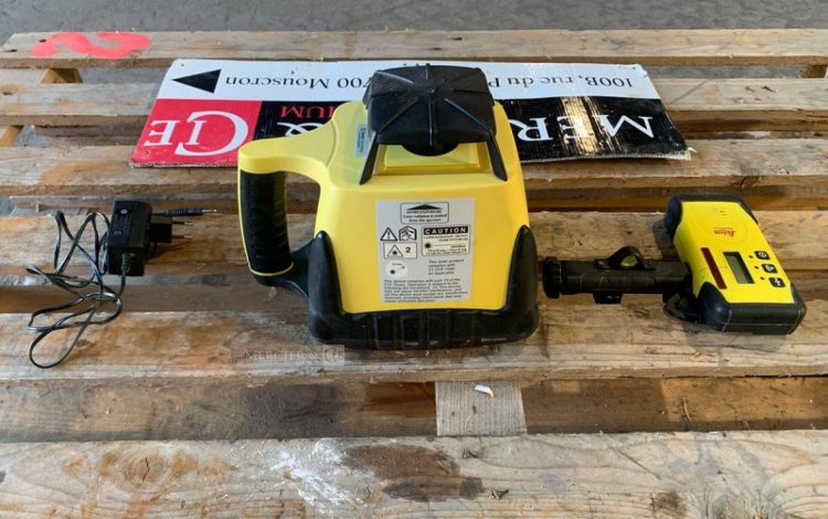 LEICA RUGBY 100  NIV010017