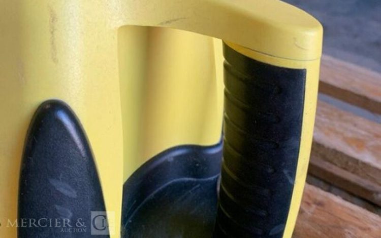 LEICA RUGBY 100  NIV010017