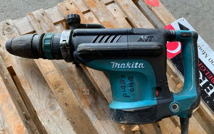 MAKITA HM1213C  PIQ011166