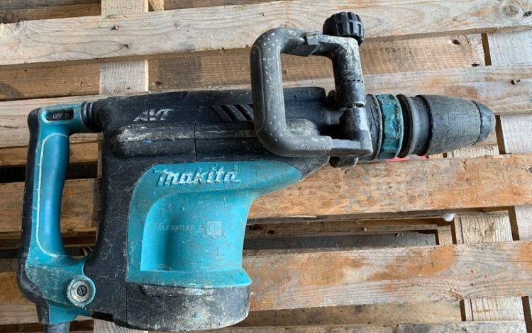 MAKITA HM1213C  PIQ011166