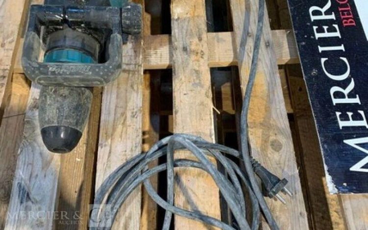 MAKITA HM1213C  PIQ011170