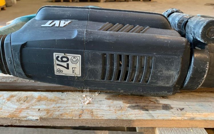 MAKITA HM1213C  PIQ011170