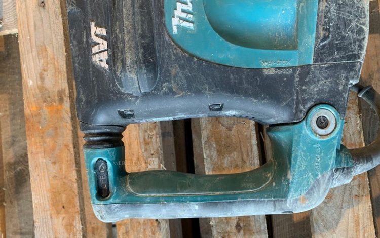 MAKITA HM1213C  PIQ011170