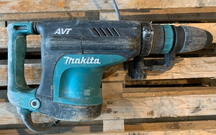 MAKITA HM1213C  PIQ011170