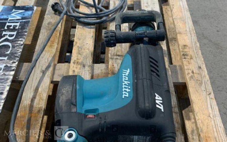 MAKITA HM1213C  PIQ011170