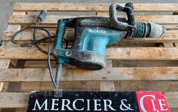 MAKITA HM1213C  PIQ011171