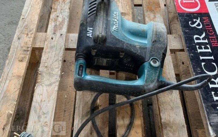 MAKITA HM1213C  PIQ011171