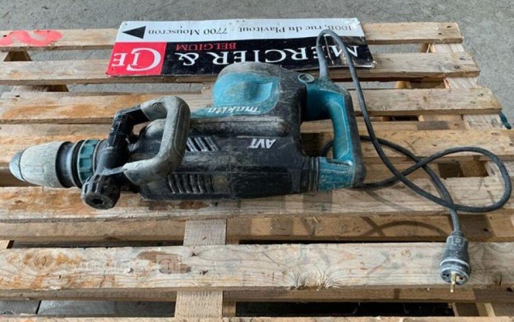 MAKITA HM1213C  PIQ011171