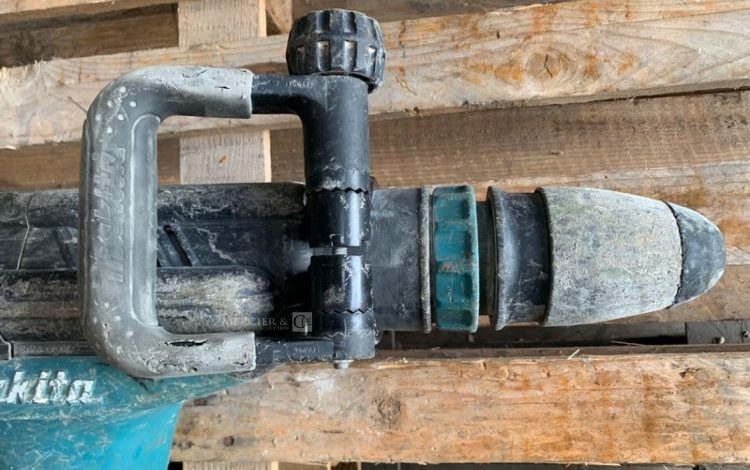 MAKITA HM1213C  PIQ011171
