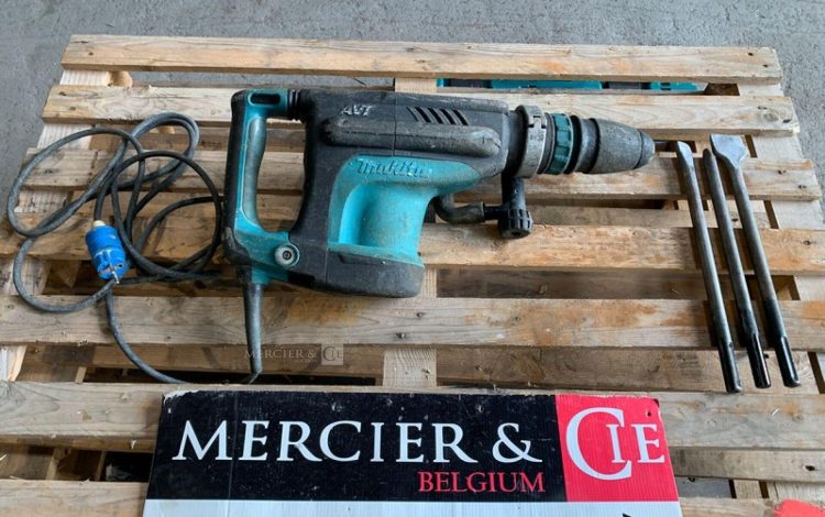 MAKITA HM1213C  PIQ750019