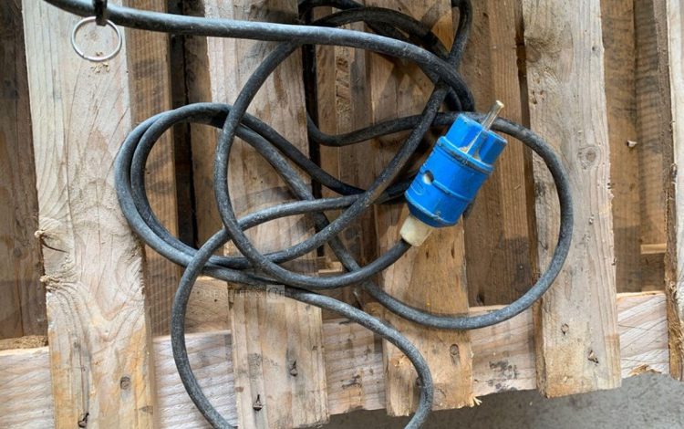 MAKITA HM1213C  PIQ750019