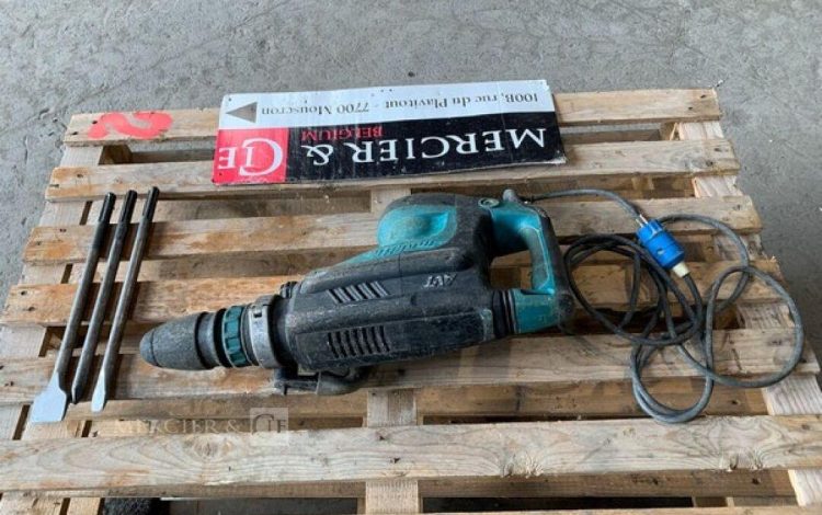 MAKITA HM1213C  PIQ750019