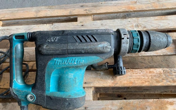 MAKITA HM1213C  PIQ750019