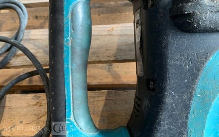 MAKITA HM1213C  PIQ750019