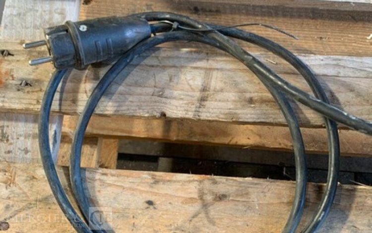 MAKITA 9404  PON010504