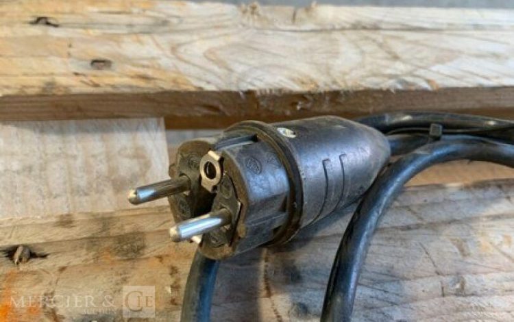 MAKITA 9404  PON010504