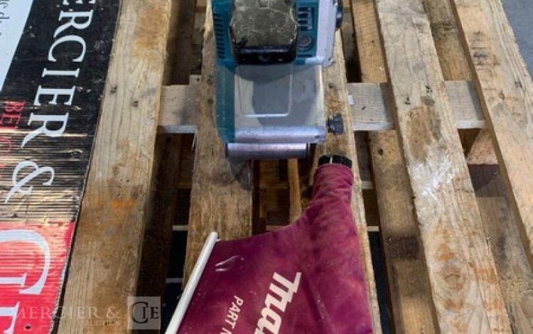 MAKITA 9404  PON010504