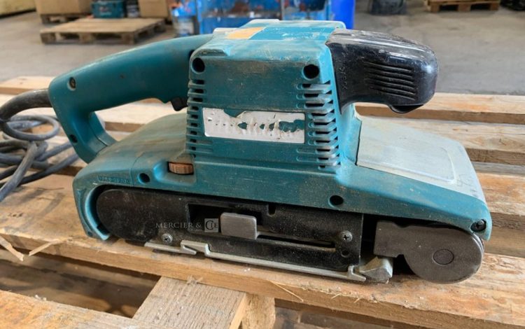MAKITA 9404  PON010547