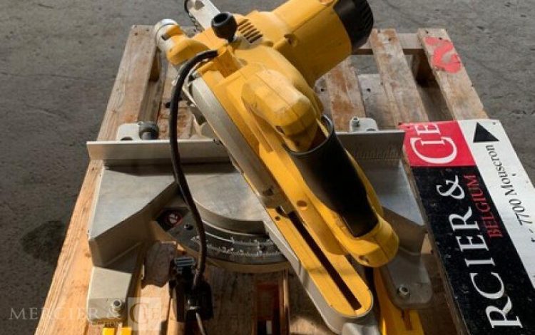 DEWALT DWS777-QS  SCI010180