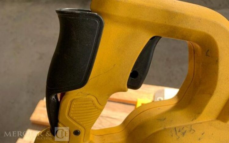 DEWALT DWS777-QS  SCI010180