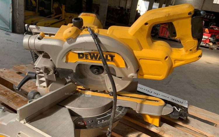 DEWALT DWS777-QS  SCI010180